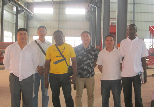非洲-加納客戶(hù)與我廠(chǎng)領(lǐng)導